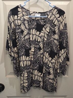 Black & Cream Tropical Print Women's Blouse - Lightweight Cardigan Style